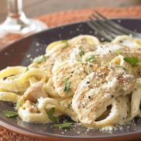 CHICKEN FETTUCCINE ALFREDO